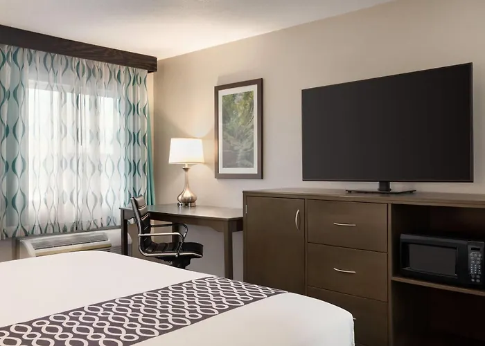 Hotel La Quinta & By Wyndham Starved Rock St Park 3*