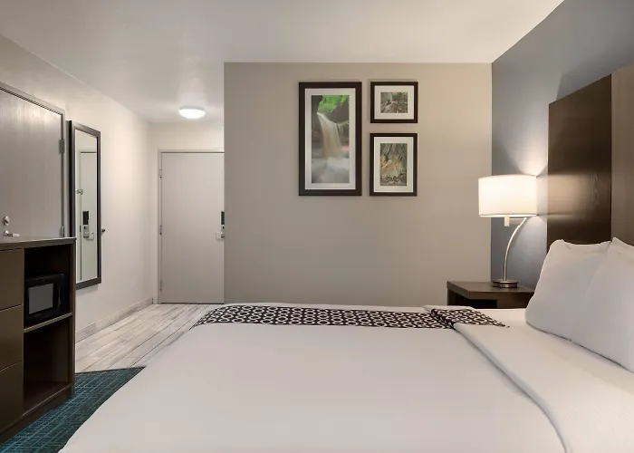 La Quinta & By Wyndham Starved Rock St Park Hotel 3*