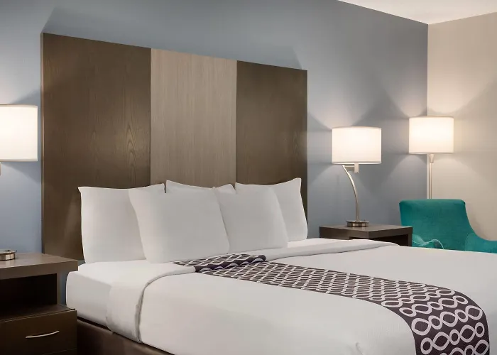 La Quinta & By Wyndham Starved Rock St Park 3* Peru