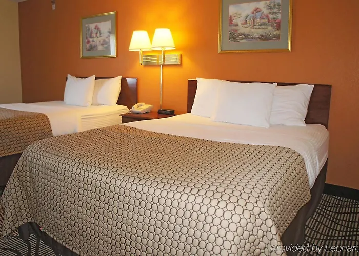 Hotel La Quinta & By Wyndham Starved Rock St Park