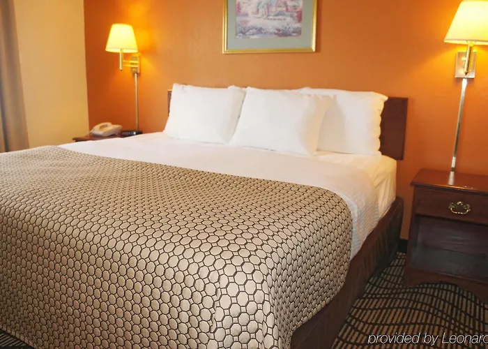 La Quinta & By Wyndham Starved Rock St Park Peru